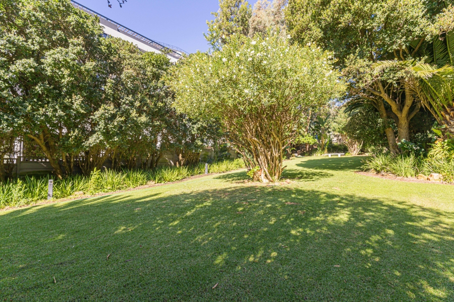 1 Bedroom Property for Sale in Sea Point Western Cape